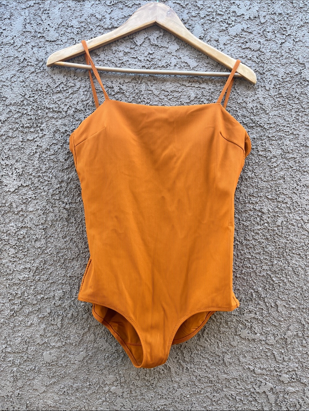 Lululemon Bathing Suit 8/10 - Picture 4 of 14